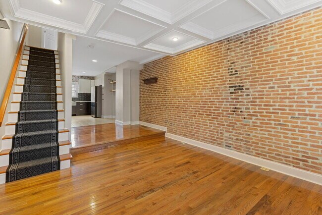 Foto del edificio - 2219 Bank St