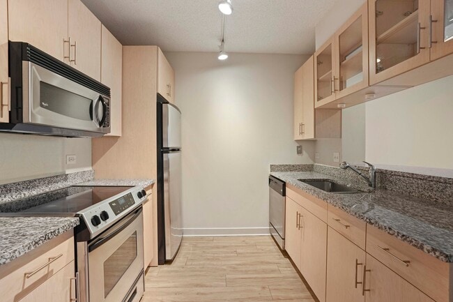 Photo - 1233 S Michigan Ave Apartment