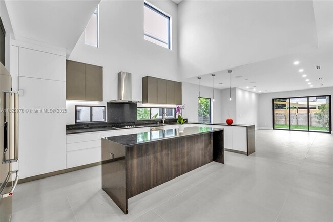 Building Photo - 808-810 SW 9th St