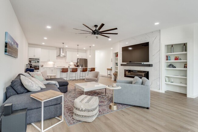 Photo - Newly Constructed 3/3.5 Home Minutes From ...