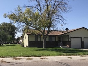 Building Photo - 727 E 20th Ave