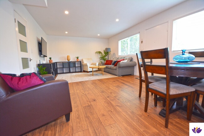 Foto del edificio - 10854 Morrison St