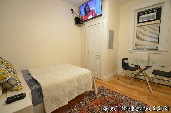 Foto del edificio - 79 Westland Ave