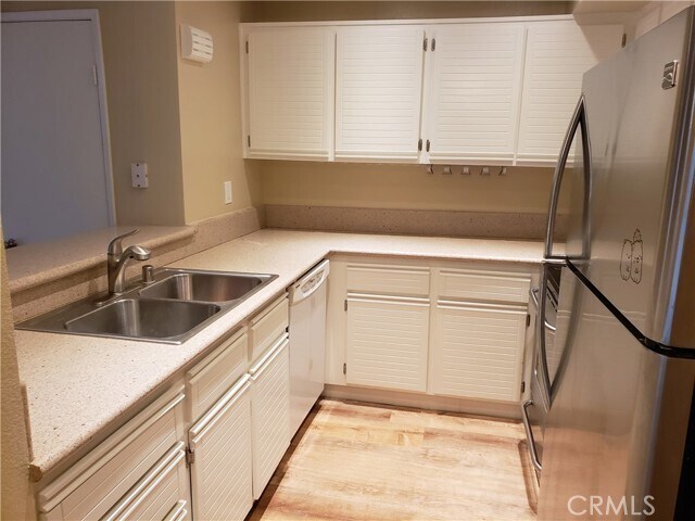 Building Photo - 25761 Le Parc