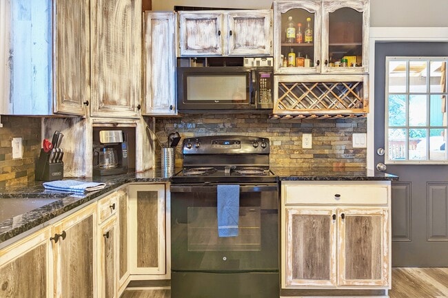 Photo - 705 E Kiowa St House