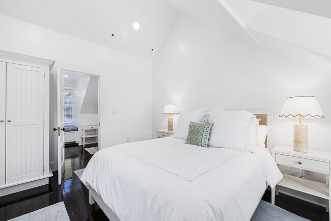 Foto del edificio - 8 Brenton Rd