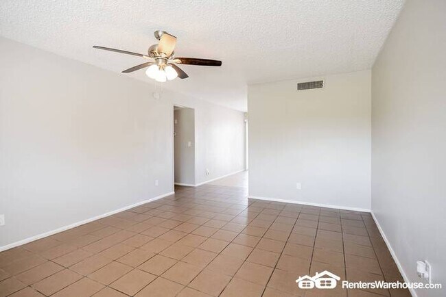 Building Photo - 3 Bedroom Phoenix Home