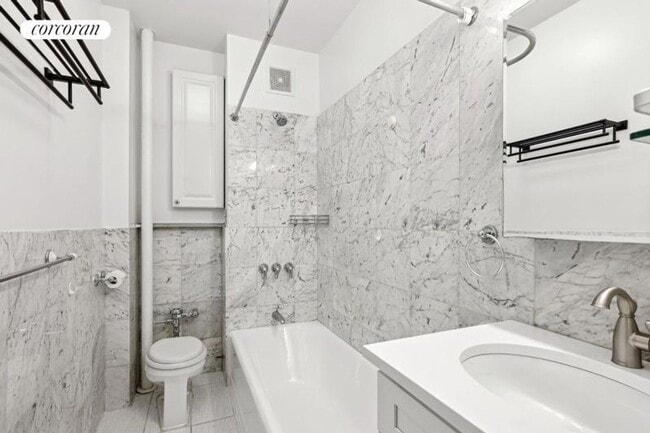 Foto del edificio - 215 W 90th St