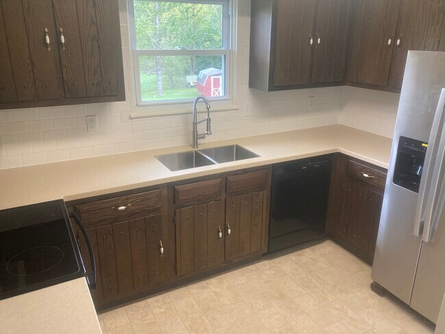 Building Photo - 232 Briarwood Ct
