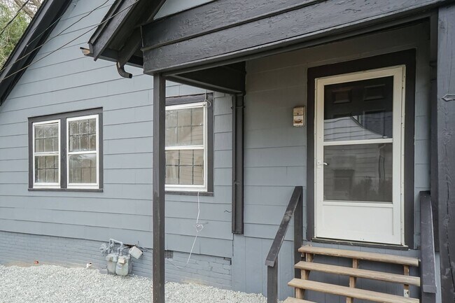 Foto del edificio - N Main St Duplex