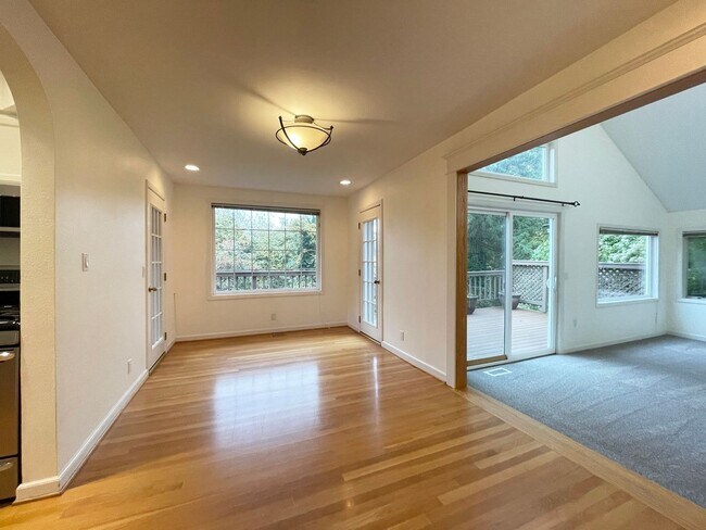 Foto del edificio - Portland Heights Home with Forest Views and Stunning Updates