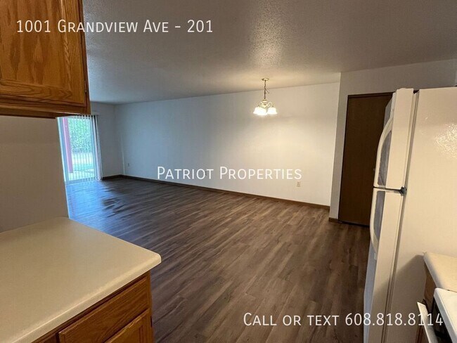 Foto del edificio - 1001 Grandview Ave