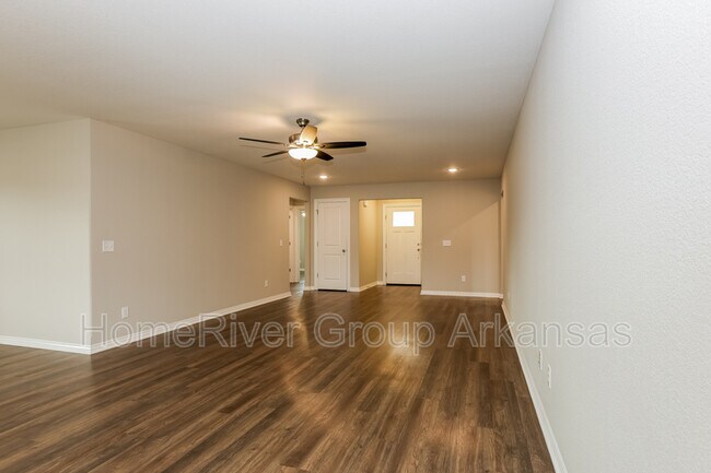 Foto del edificio - 1130 Riverside Dr
