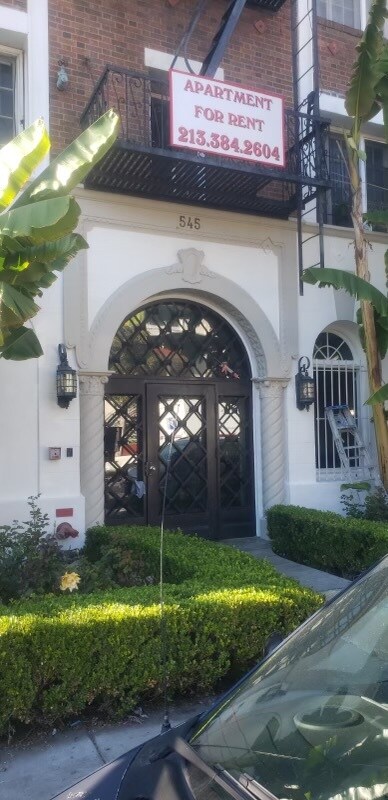 Apartamentos grandes - 545 S Hobart Blvd