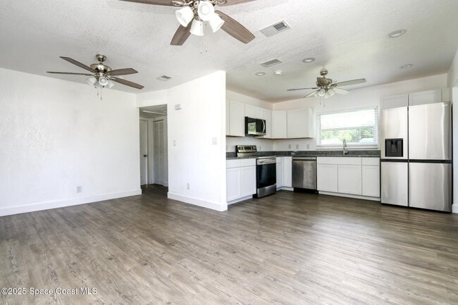 Building Photo - 356 Vesta Cir