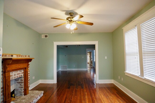 Building Photo - S TONTI HOUSE