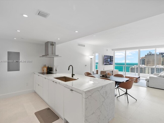 Foto del edificio - 495 Brickell Ave