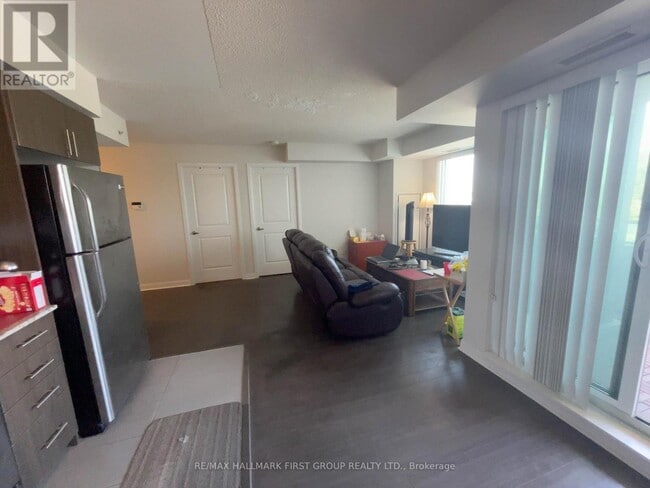 Building Photo - 75-475 Norman Bethune Ave