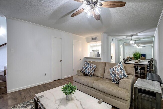 Foto del edificio - 12802 Midway Rd