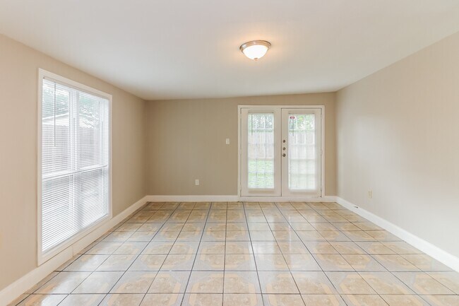 Foto del edificio - 15619 Loma Verde Dr