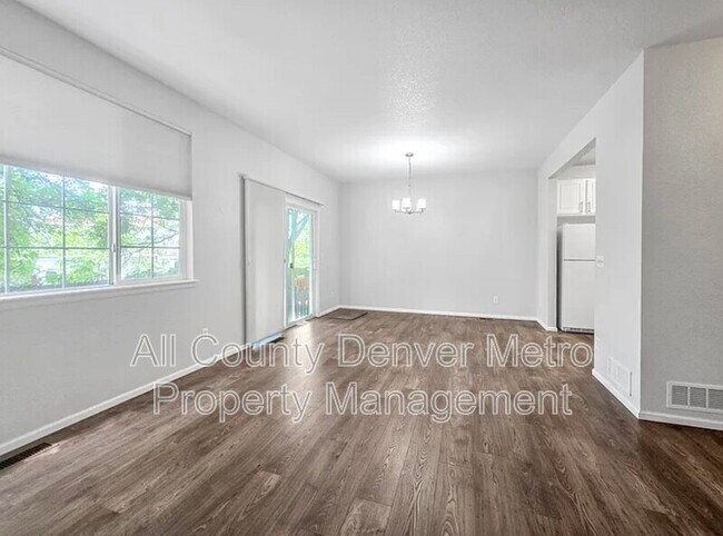 Building Photo - 5472 Balsam Ct