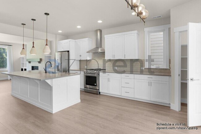 Foto del edificio - 2123 176th Pl SW