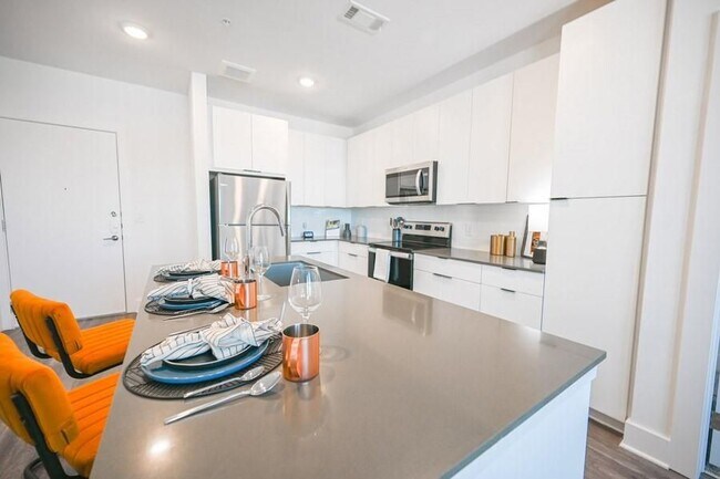 Foto del edificio - 72 Milton Ave SE