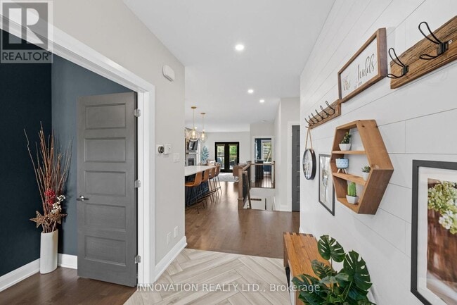 Building Photo - 601 Meadowridge Cir