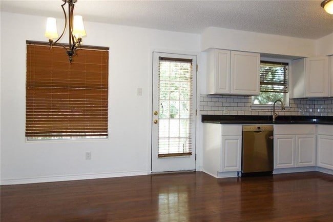 Building Photo - 7014 Riverton Dr