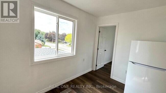 Photo du bâtiment - 56 Skylark Dr