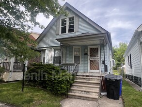 Building Photo - 4190 Hurlbut St