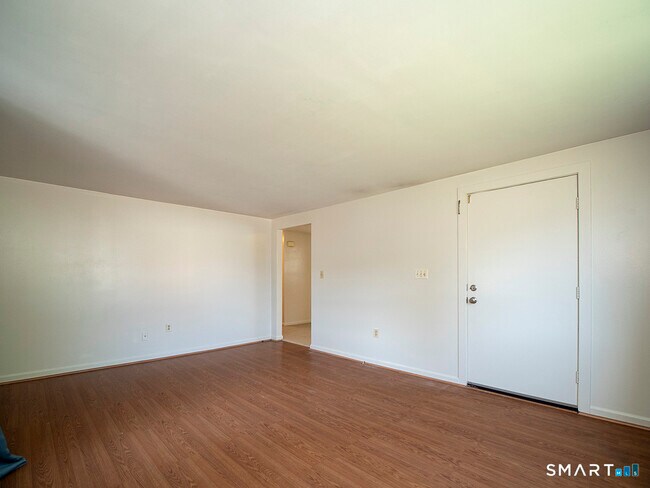 Building Photo - 38 Landin St