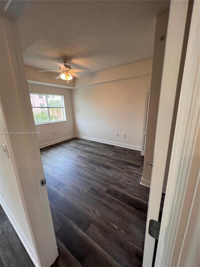 Building Photo - 6001 SW 70th St