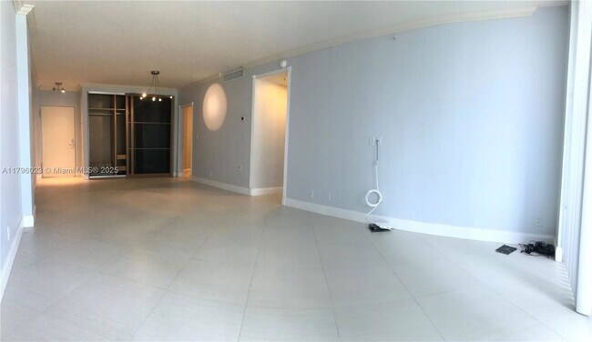 Foto del edificio - 3001 S Ocean Dr
