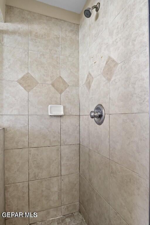 Building Photo - 6263 Viale Del Sol Ave