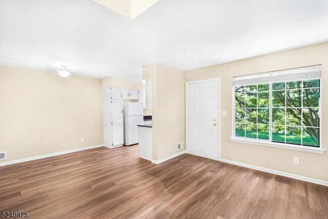 Foto del edificio - 34 Stevens Ct