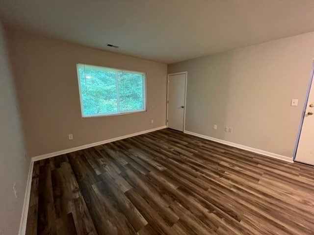 Building Photo - 1100 Crescent Dr