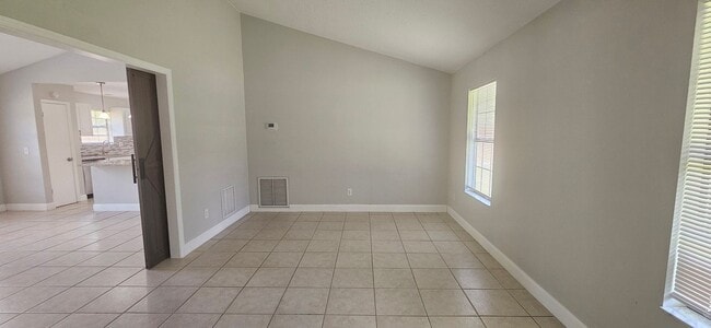 Building Photo - Charming 3-Bedroom Home in Deland – Water ...