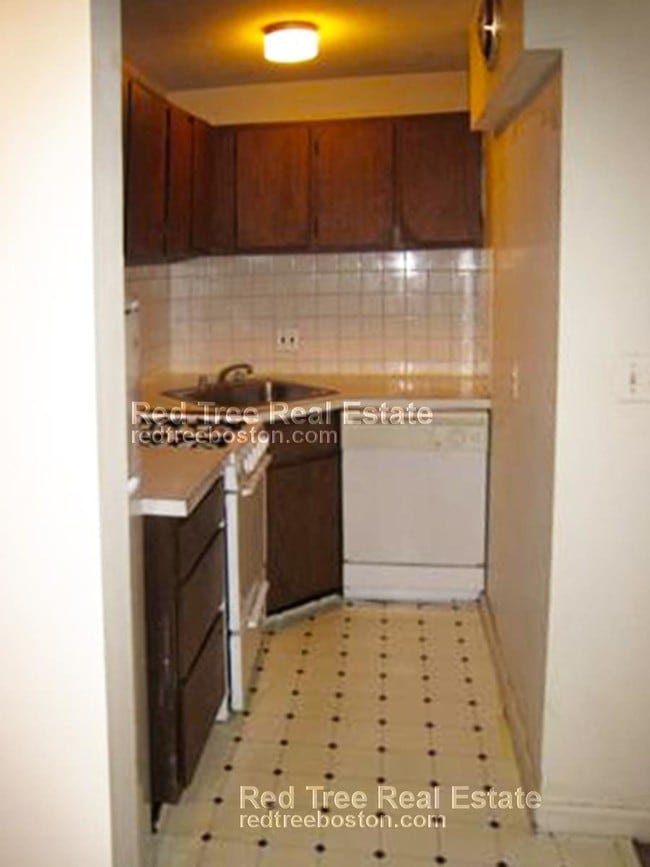 Foto del edificio - 144 Kenrick St