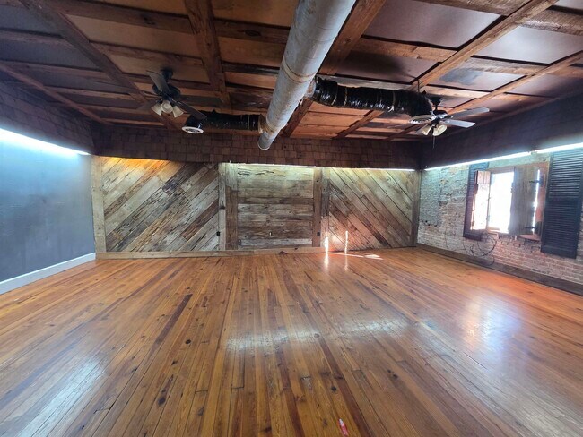 Foto del edificio - 129 S Jefferson St