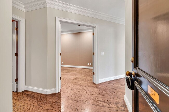 Foto del edificio - Newly Renovated Condo in The Westende with...