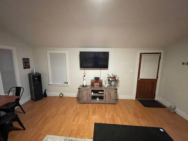 Foto del edificio - 192 Tomahawk St