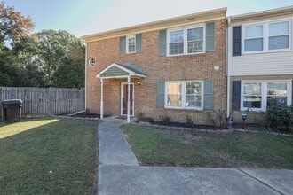 Building Photo - 4755 Old Hickory Rd