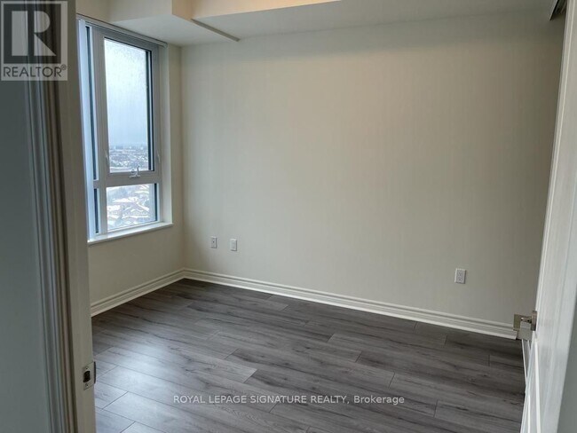 Photo du bâtiment - 349 Rathburn Rd W