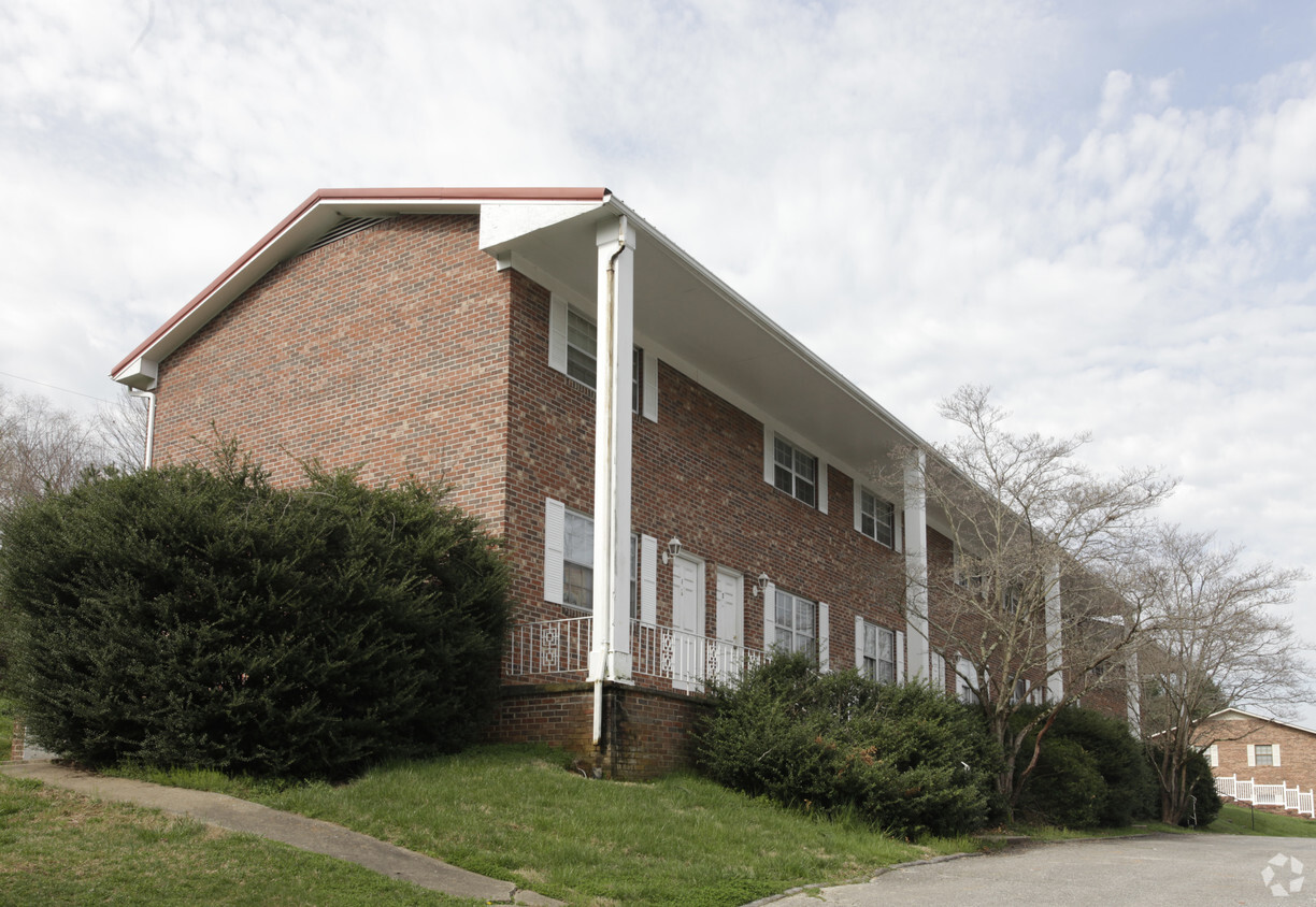 Building Photo - Dogwood Manor