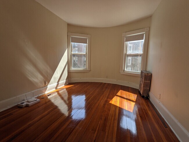 Foto del edificio - 1595 Beacon St