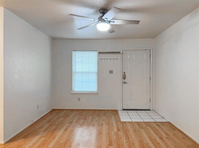 Primary Photo - 924 S Ave B