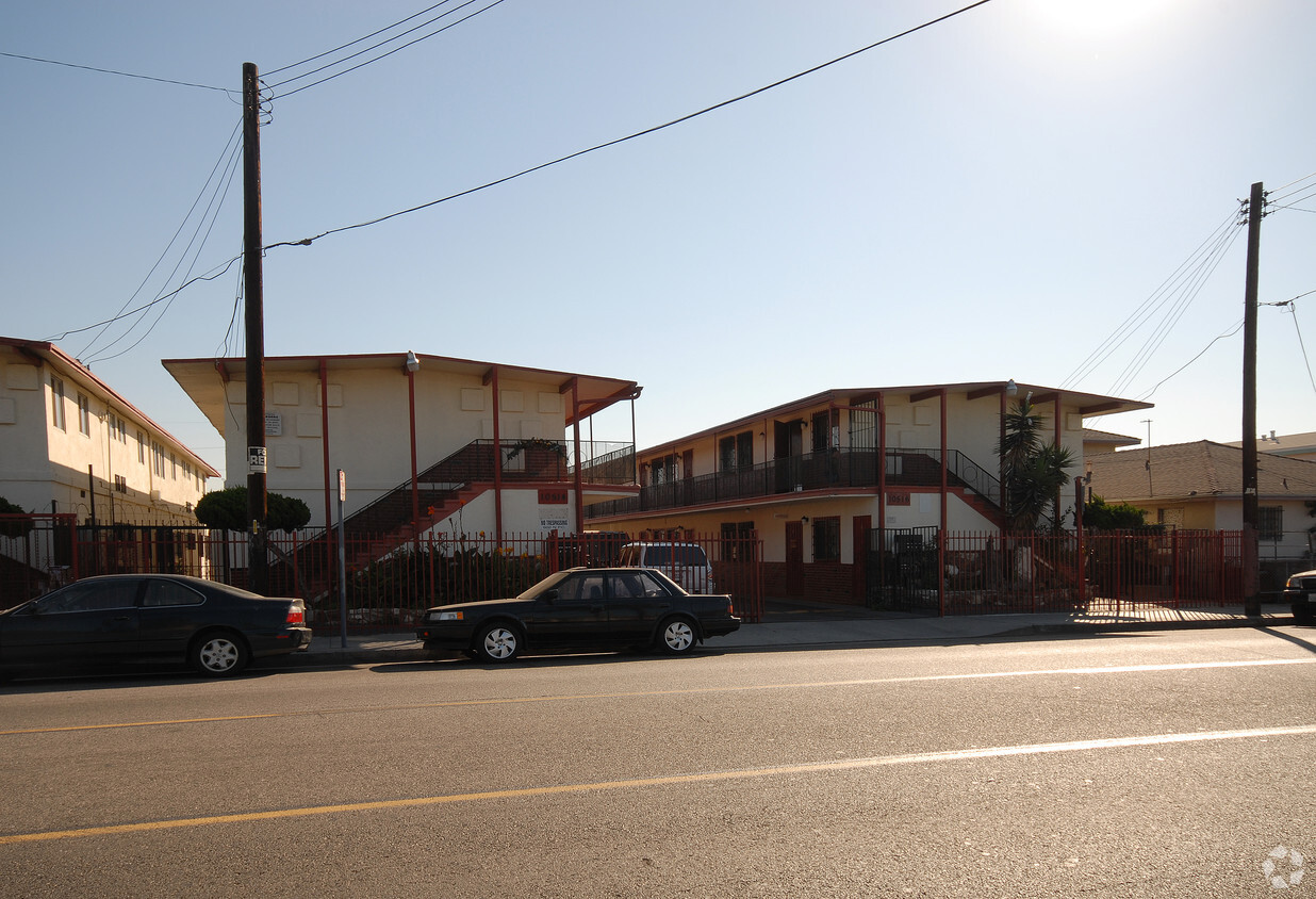 Building Photo - Lennox Apartments