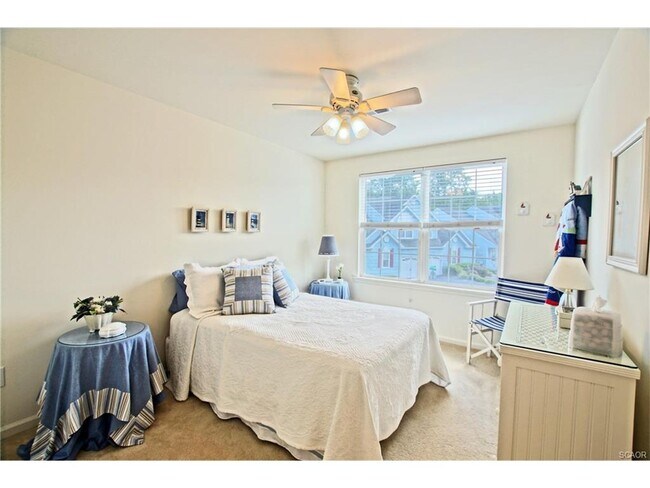 Bedroom 4 - 17287 Queen Anne Way