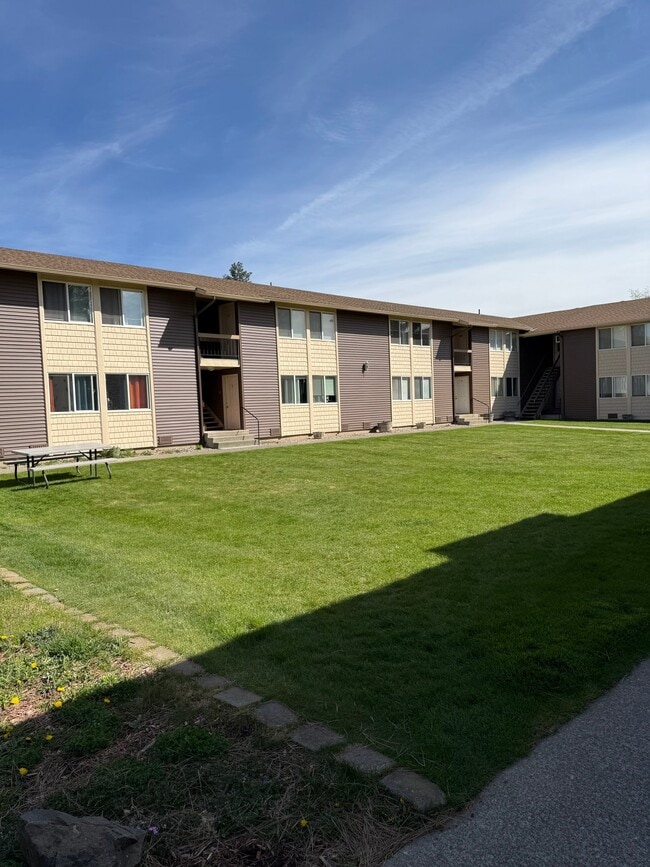 Building Photo - 910 E Campbell St